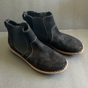Women’s Born mid Boots Size 9